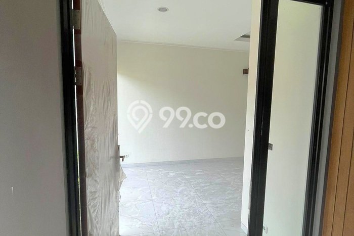 Dijual Rumah Luas Elegan Dengan View Eksklusif di Suvarna Sutera, Tangerang Dijual Rumah Luas Elegan Dengan View Eksklusif di Suvarna Sutera, Tangerang