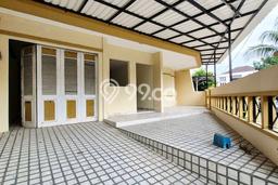 Jual Rumah Luas Elegan Dengan View Cantik di Villa Melati Mas, Tangerang Selatan Jual Rumah Luas Elegan Dengan View Cantik di Villa Melati Mas, Tangerang Selatan