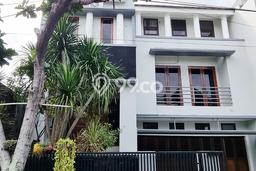 Rumah Mewah LB 350m2 Siap Pakai Desain Elegan di Meruya, Jakarta Barat Rumah Mewah LB 350m2 Siap Pakai Desain Elegan di Meruya, Jakarta Barat