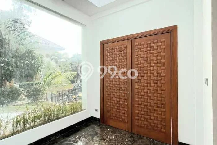Ready to Use! Luxury House LT 489m2 Desain Elegan di Pondok Indah Ready to Use! Luxury House LT 489m2 Desain Elegan di Pondok Indah