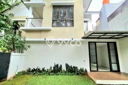 Ready to Use! Luxury House LT 221m2 Desain Elegan di Bintaro Ready to Use! Luxury House LT 221m2 Desain Elegan di Bintaro