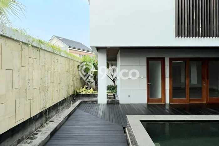 Ready to Use! Luxury House LT 489m2 Desain Elegan di Pondok Indah Ready to Use! Luxury House LT 489m2 Desain Elegan di Pondok Indah