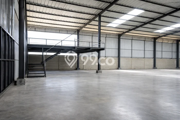 Unit Gudang Disewa Lokasi Curug, Tangerang Spesifikasi Luas Bangunan 1100m2 Unit Gudang Disewa Lokasi Curug, Tangerang Spesifikasi Luas Bangunan 1100m2