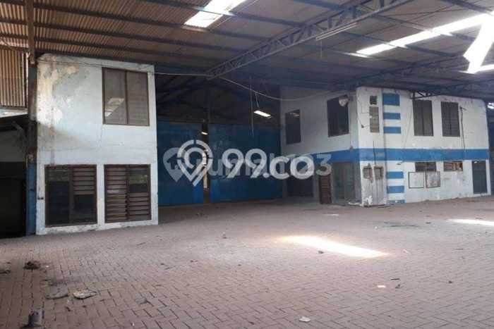 Gudang untuk Disewa di Pusat Surabaya Luas Bangunan 1800m2 Gudang untuk Disewa di Pusat Surabaya Luas Bangunan 1800m2
