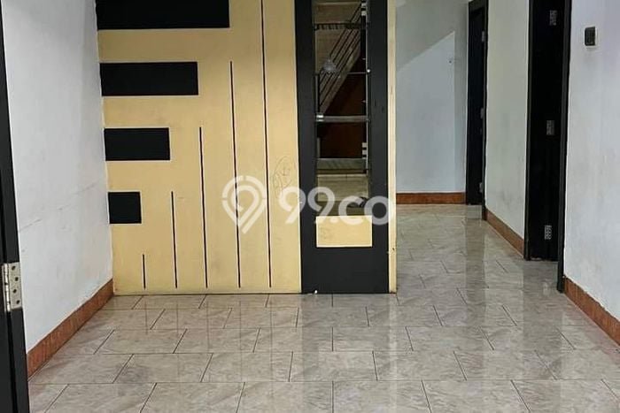 LOKASI STRATEGIS! Rumah di Losari, Dekat Stasiun, 2 KM, Luas 120m² LB 100m² LOKASI STRATEGIS! Rumah di Losari, Dekat Stasiun, 2 KM, Luas 120m² LB 100m²