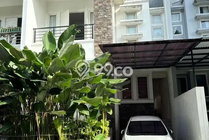 Rumah Strategis Minimalis Lb 158m2 di Ciracas, Jakarta Timur Rumah Strategis Minimalis Lb 158m2 di Ciracas, Jakarta Timur