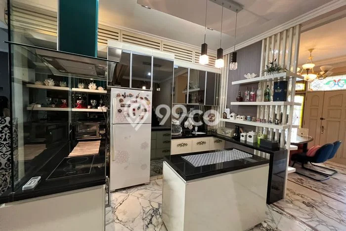 Best Deal Hunian Mewah Ideal dan Luas di Dukuh Pakis, Surabaya Best Deal Hunian Mewah Ideal dan Luas di Dukuh Pakis, Surabaya