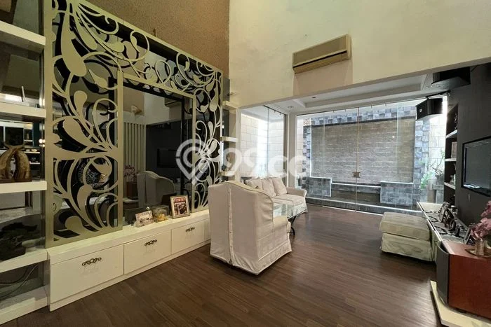 Best Deal Hunian Mewah Ideal dan Luas di Dukuh Pakis, Surabaya Best Deal Hunian Mewah Ideal dan Luas di Dukuh Pakis, Surabaya
