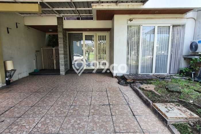 For Sale Rumah Mewah Exclusive di Lakarsantri, Surabaya For Sale Rumah Mewah Exclusive di Lakarsantri, Surabaya