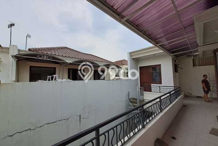Dijual Rumah Premium dengan Fasilitas Sekitar Komplit di Lakarsantri, Surabaya Dijual Rumah Premium dengan Fasilitas Sekitar Komplit di Lakarsantri, Surabaya