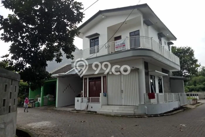 Hunian Cantik Modern Lb 150m2 di Pamulang, Tangerang Selatan Hunian Cantik Modern Lb 150m2 di Pamulang, Tangerang Selatan