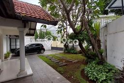 Rumah Elit LB 300m2 Siap Pakai Desain Elegan di SCBD, Jakarta Selatan Rumah Elit LB 300m2 Siap Pakai Desain Elegan di SCBD, Jakarta Selatan