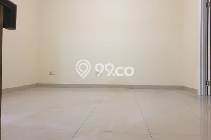 Rumah Asri area , 4 KM, Lingkungan Tenang, LT 230m2m² Bangunan 400m2m² Rumah Asri area , 4 KM, Lingkungan Tenang, LT 230m2m² Bangunan 400m2m²