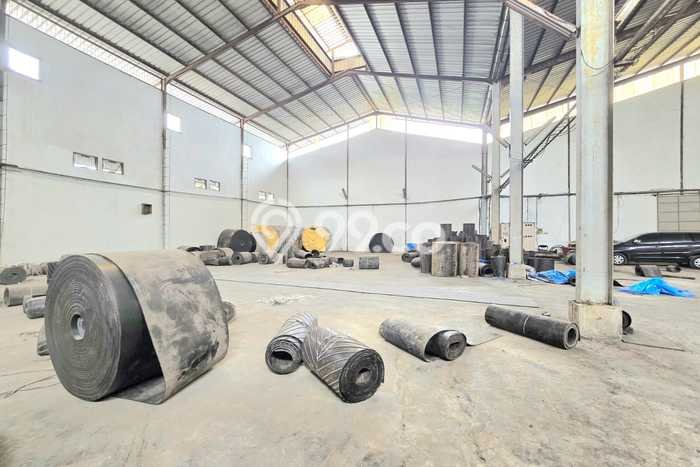 LOKASI STRATEGIS! Gudang Disewakan Kawasan , Luas 1200m2m², Lokasi Niaga LOKASI STRATEGIS! Gudang Disewakan Kawasan , Luas 1200m2m², Lokasi Niaga