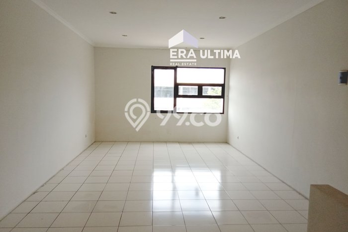LOKASI TERBAIK! Ruko di Andir, Luas 150m², Jalan Strategis LOKASI TERBAIK! Ruko di Andir, Luas 150m², Jalan Strategis