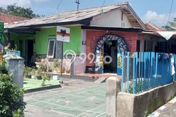 For Sale Rumah 4 Kamar Lokasi Ideal Bagus dan Strategis di Kuningan For Sale Rumah 4 Kamar Lokasi Ideal Bagus dan Strategis di Kuningan