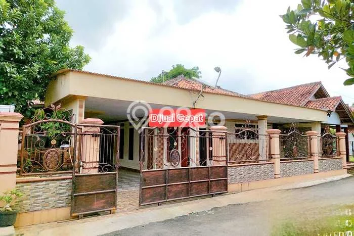Jual Rumah Murah di Plumbon Cirebon Harga Rp 450 Juta LT 300m2 Jual Rumah Murah di Plumbon Cirebon Harga Rp 450 Juta LT 300m2