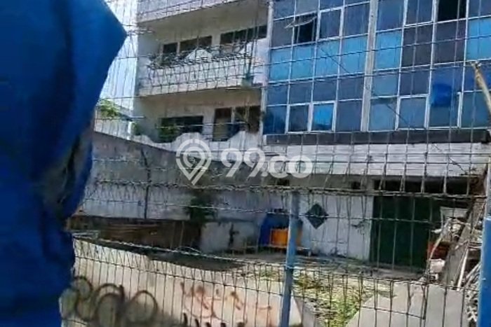 Unit Gudang Dijual di Jakarta Utara LT 13000m2 & LB 10300m2 Unit Gudang Dijual di Jakarta Utara LT 13000m2 & LB 10300m2