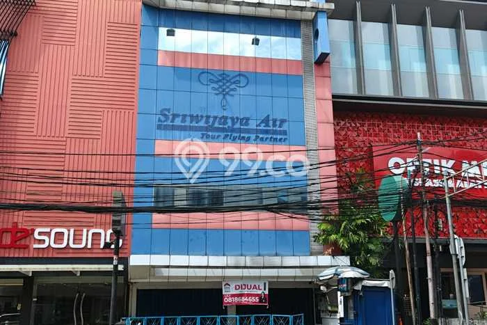 Lokasi Strategis! Dijual Ruko Bisnis di Kebayoran Baru, Jakarta Selatan Kondisi Baik Lokasi Strategis! Dijual Ruko Bisnis di Kebayoran Baru, Jakarta Selatan Kondisi Baik