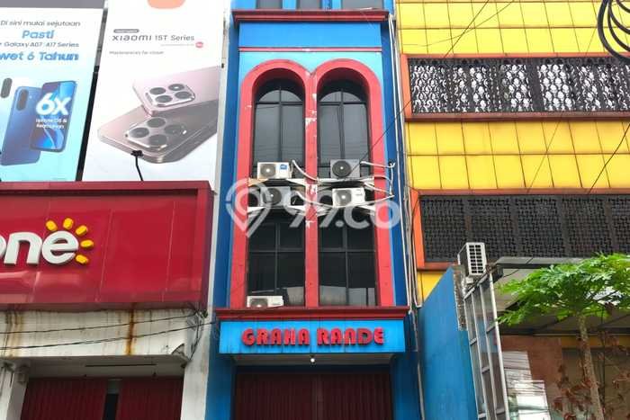 Unit Ruko Dijual di Jakarta Selatan LT 131m2 & LB 250m2 Unit Ruko Dijual di Jakarta Selatan LT 131m2 & LB 250m2