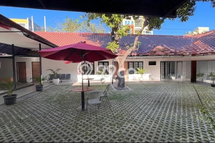 Lokasi Strategis! Dijual Komersial Bisnis di Genteng, Surabaya Kondisi Baik Lokasi Strategis! Dijual Komersial Bisnis di Genteng, Surabaya Kondisi Baik