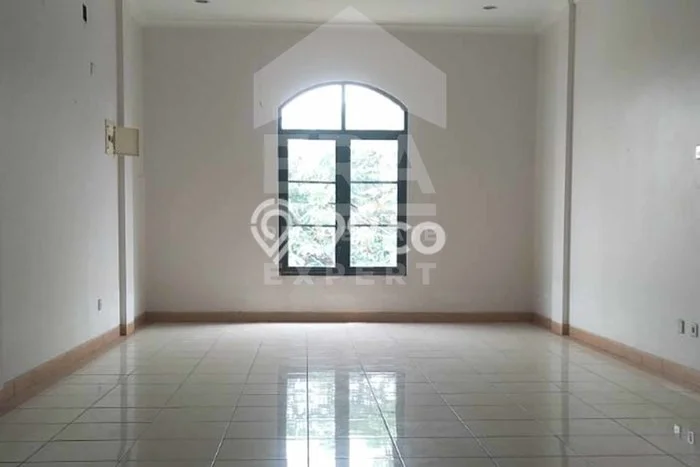 SEWA TERBAIK! Ruko Kawasan Condet, Luas 108m2m², Kawasan Ramai, Siap Pakai SEWA TERBAIK! Ruko Kawasan Condet, Luas 108m2m², Kawasan Ramai, Siap Pakai