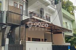Jual Rumah Luas Megah Dengan View Eksklusif di Rawamangun, Jakarta Timur Jual Rumah Luas Megah Dengan View Eksklusif di Rawamangun, Jakarta Timur