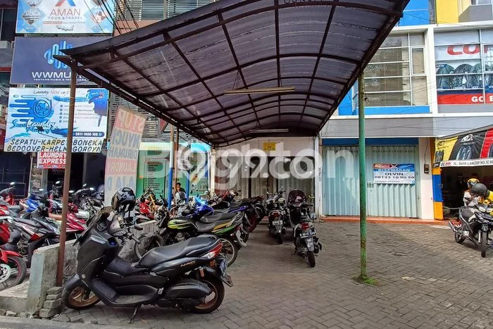 Ruko Dijual di Malang LT 60m2 & LB 120m2 Lokasi Terbaik! Ruko Dijual di Malang LT 60m2 & LB 120m2 Lokasi Terbaik!