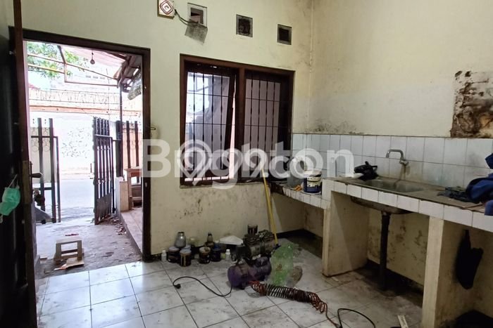 Rumah di Blimbing, 3 KT, Akses Mudah Pusat Kota, Luas 230m2m² LB 160m2m² Rumah di Blimbing, 3 KT, Akses Mudah Pusat Kota, Luas 230m2m² LB 160m2m²
