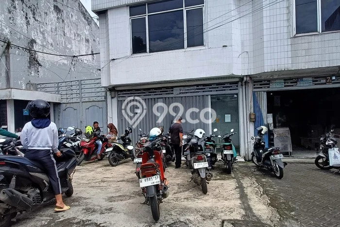 Disewakan Ruko komersial di Batu luas bangunan 240m2 Disewakan Ruko komersial di Batu luas bangunan 240m2