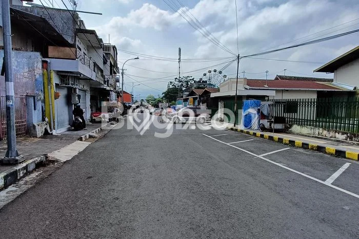 Ruko Komersial Disewakan di Batu Batu Luas 600m2 Ruko Komersial Disewakan di Batu Batu Luas 600m2