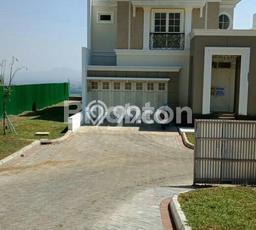 Rumah Elit LB 184m2 Siap Pakai Desain Elegan di Buring, Malang Rumah Elit LB 184m2 Siap Pakai Desain Elegan di Buring, Malang