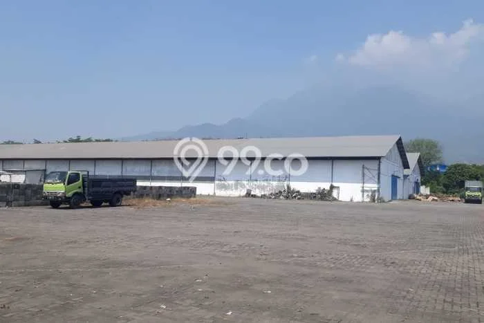 Unit Gudang disewakan di Mojosari Mojokerto dengan LT 3000m2 / LB 2800m2 Unit Gudang disewakan di Mojosari Mojokerto dengan LT 3000m2 / LB 2800m2