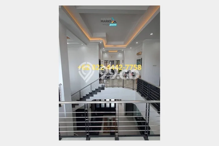 Jual Rumah Mewah Megah Dengan View Eksklusif di kertajaya, Surabaya Jual Rumah Mewah Megah Dengan View Eksklusif di kertajaya, Surabaya