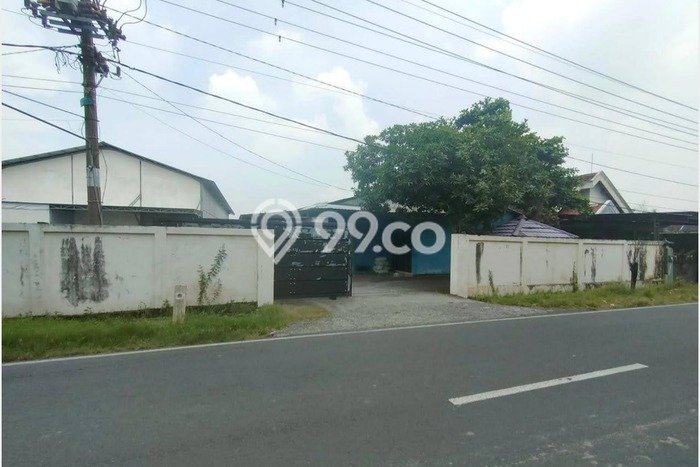 LOKASI STRATEGIS! Gudang di Cerme, Luas 4500m2m², Pusat Komersial, Jalan Utama LOKASI STRATEGIS! Gudang di Cerme, Luas 4500m2m², Pusat Komersial, Jalan Utama