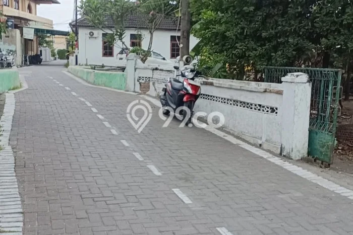 Lahan Strategis di Sleman Dijual dengan Luas 245m2 Lahan Strategis di Sleman Dijual dengan Luas 245m2