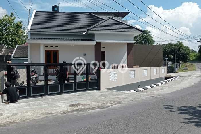Dijual Rumah 2 Kamar Lokasi Strategis Nyaman dan Strategis di Sleman Dijual Rumah 2 Kamar Lokasi Strategis Nyaman dan Strategis di Sleman
