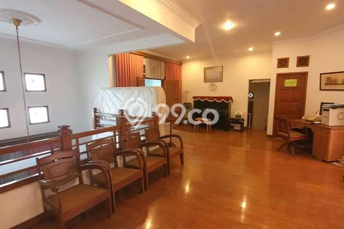 Ready to Use! Premium House LT 402m2 Desain Modern di Setra Sari Ready to Use! Premium House LT 402m2 Desain Modern di Setra Sari