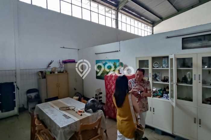 Siap Huni Rumah Mewah 5 Kamar di Bandung Kulon Dekat ke Mana Pun Siap Huni Rumah Mewah 5 Kamar di Bandung Kulon Dekat ke Mana Pun