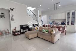 Jual Rumah Mewah Megah Dengan View Cantik di Mekar Wangi, Bandung Jual Rumah Mewah Megah Dengan View Cantik di Mekar Wangi, Bandung