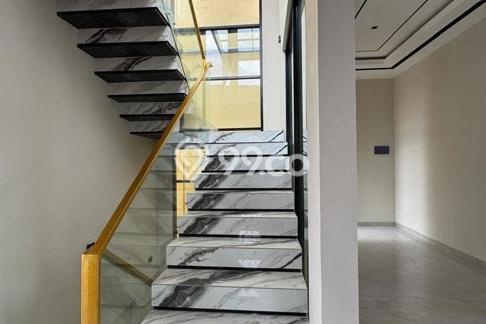 Hunian Elit LB 482m2 Siap Huni Desain Elegan di Kramat, Jakarta Pusat Hunian Elit LB 482m2 Siap Huni Desain Elegan di Kramat, Jakarta Pusat