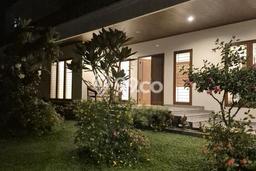 Jual Rumah Mewah Elegan Dengan View Cantik di Lebak Bulus, Jakarta Selatan Jual Rumah Mewah Elegan Dengan View Cantik di Lebak Bulus, Jakarta Selatan