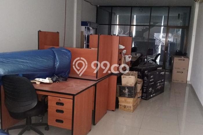 Ruko Dijual di Jakarta Barat LT 74m2 & LB 173m2 Lokasi Terbaik! Ruko Dijual di Jakarta Barat LT 74m2 & LB 173m2 Lokasi Terbaik!