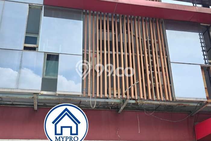 Ruko Dijual di Jakarta Barat LT 74m2 & LB 173m2 Lokasi Terbaik! Ruko Dijual di Jakarta Barat LT 74m2 & LB 173m2 Lokasi Terbaik!