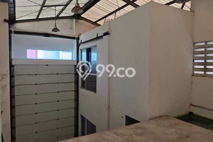Unit Gudang Dijual di Jakarta Barat LT 136m2 & LB 136m2 Unit Gudang Dijual di Jakarta Barat LT 136m2 & LB 136m2