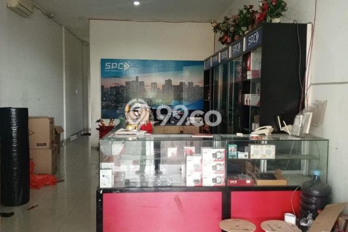 Ruko Dijual di Jakarta Barat LT 74m2 & LB 173m2 Lokasi Terbaik! Ruko Dijual di Jakarta Barat LT 74m2 & LB 173m2 Lokasi Terbaik!