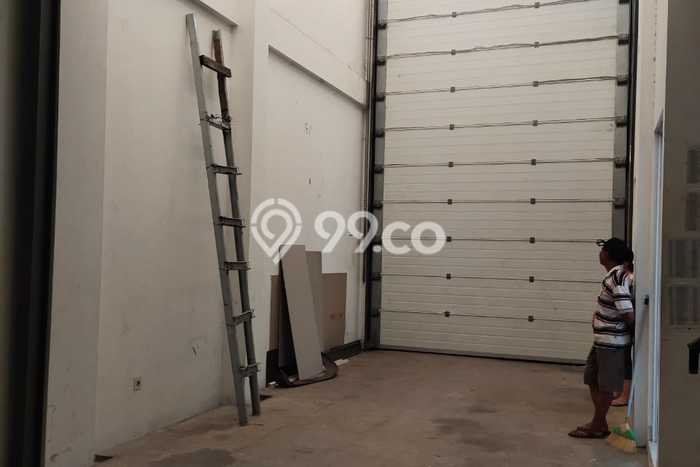 Unit Gudang Dijual di Jakarta Barat LT 136m2 & LB 136m2 Unit Gudang Dijual di Jakarta Barat LT 136m2 & LB 136m2