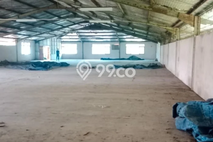 LOKASI STRATEGIS! Gudang Kawasan Sawangan, Luas 2000m², Area Berkembang, Ready Operasional LOKASI STRATEGIS! Gudang Kawasan Sawangan, Luas 2000m², Area Berkembang, Ready Operasional
