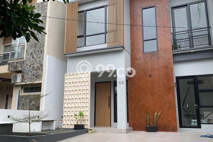 Siap Huni Hunian Elit 5 Kamar di Jagakarsa Dekat ke Mana Pun Siap Huni Hunian Elit 5 Kamar di Jagakarsa Dekat ke Mana Pun