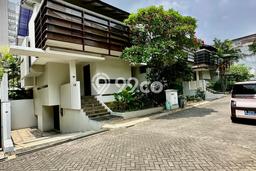 Rumah Mewah LB 240m2 Siap Huni Desain Elegan di Kemang, Jakarta Selatan Rumah Mewah LB 240m2 Siap Huni Desain Elegan di Kemang, Jakarta Selatan